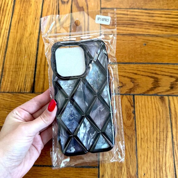 Electroplated Geometric Gradient Marble iPhone 14 Pro Case - Picture 3 of 4